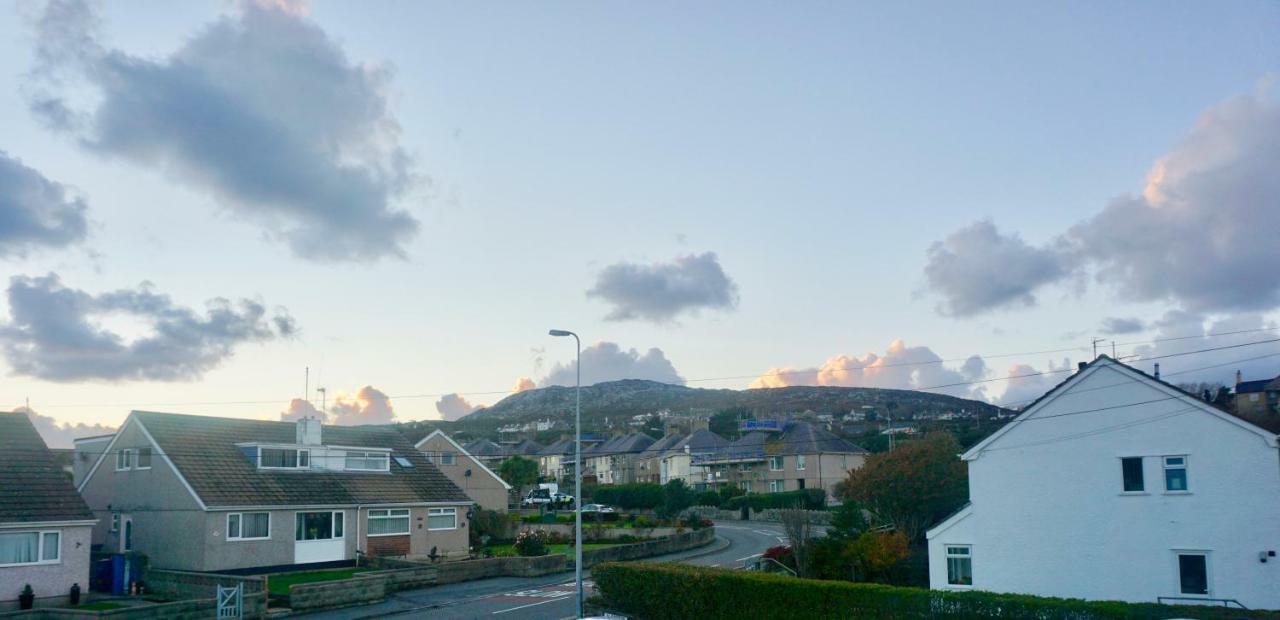 Cae Glas Apartments Holyhead Eksteriør billede